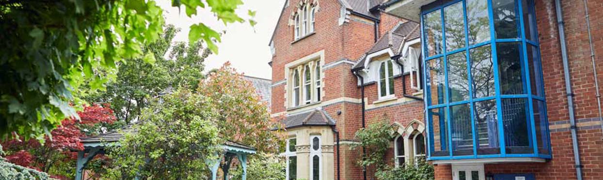 Hall-School-Wimbledon_Directory_1P6A8663