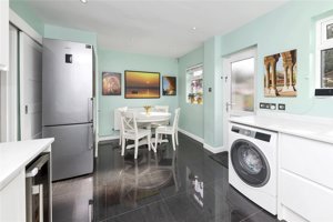 Cambridgeshire, CB1 9HA picture 6