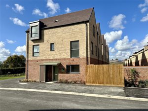 Cambridge, CB1 8RJ picture 1