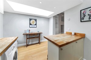 Cambridgeshire, CB1 1JZ picture 5