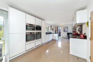 Cambridge, CB2 9DY picture 2