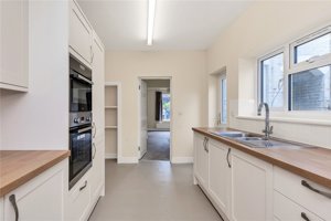 Cambridgeshire, CB2 8BH picture 5