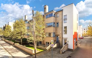 Cambridgeshire, CB2 8BN picture 1