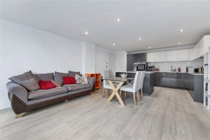 Cambridgeshire, CB2 8EF picture 5