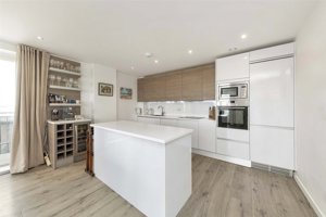 Cambridgeshire, CB2 8RA picture 3