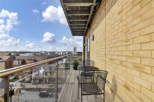 Cambridgeshire, CB2 8RA picture 1