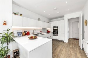 Cambridge, Cambridgeshire, CB2 9FA picture 2