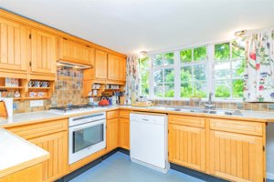 Cambridge, CB21 5BZ picture 2