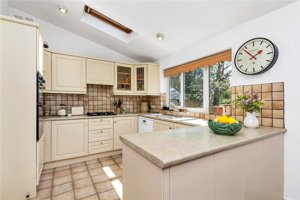 Cambridge, Cambridgeshire, CB22 5DR picture 5