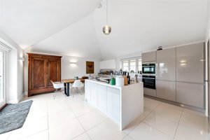 Cambridge, CB23 1HE picture 4