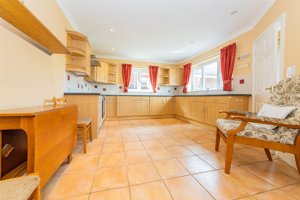 Cambridge, CB23 7EF picture 2