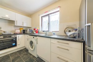 Cambridge, Cambridgeshire, CB24 6BE picture 2