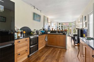 Cambridge, CB3 9JH picture 3