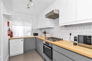 Cambridgeshire, CB3 0BP picture 2