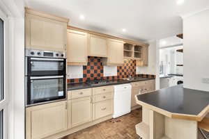 Cambridge, CB3 9LX picture 4