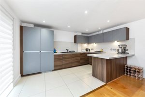 Cambridgeshire, CB4 1WA picture 4