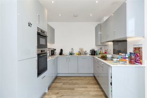 Cambridgeshire, CB5 8BX picture 2