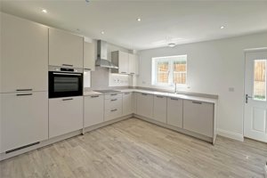 Suffolk, IP19 8TP picture 2