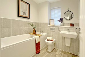 Holt, NR25 6EW picture 6