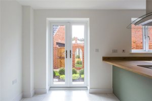 Holt, NR25 6EW picture 3